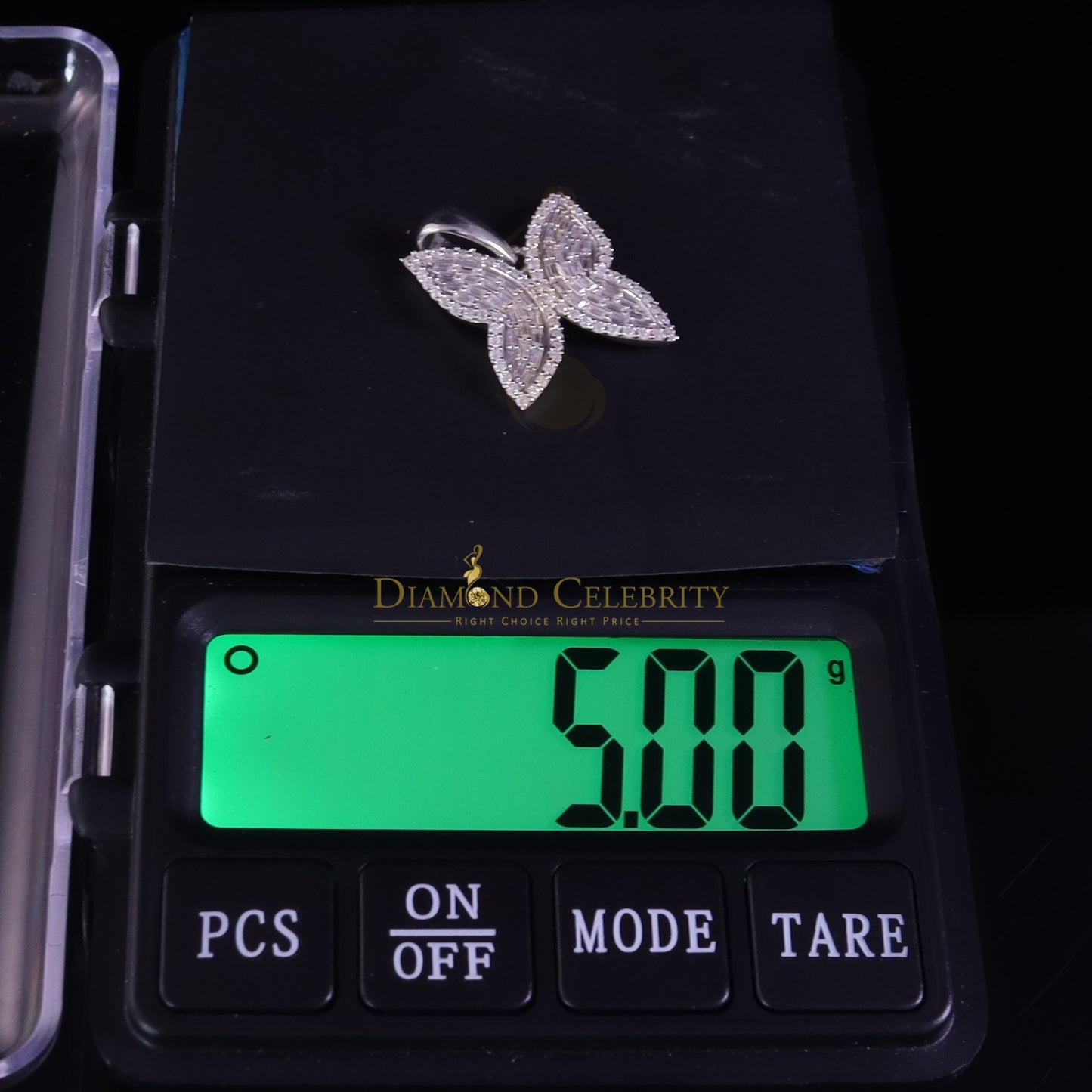 Diamondcelebritees Men's/Womens 925 Silver Yellow 1.50ct VVS 'D' Moissanite Butterfly Pendant