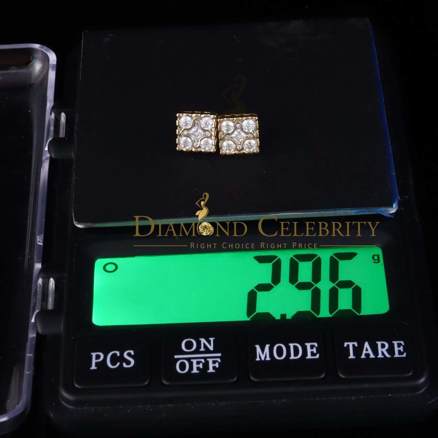 DiamondCelebritees Square 925 Yellow Silver 1.00ct VVS 'D' Moissanite Stud Earring Men's/Womens