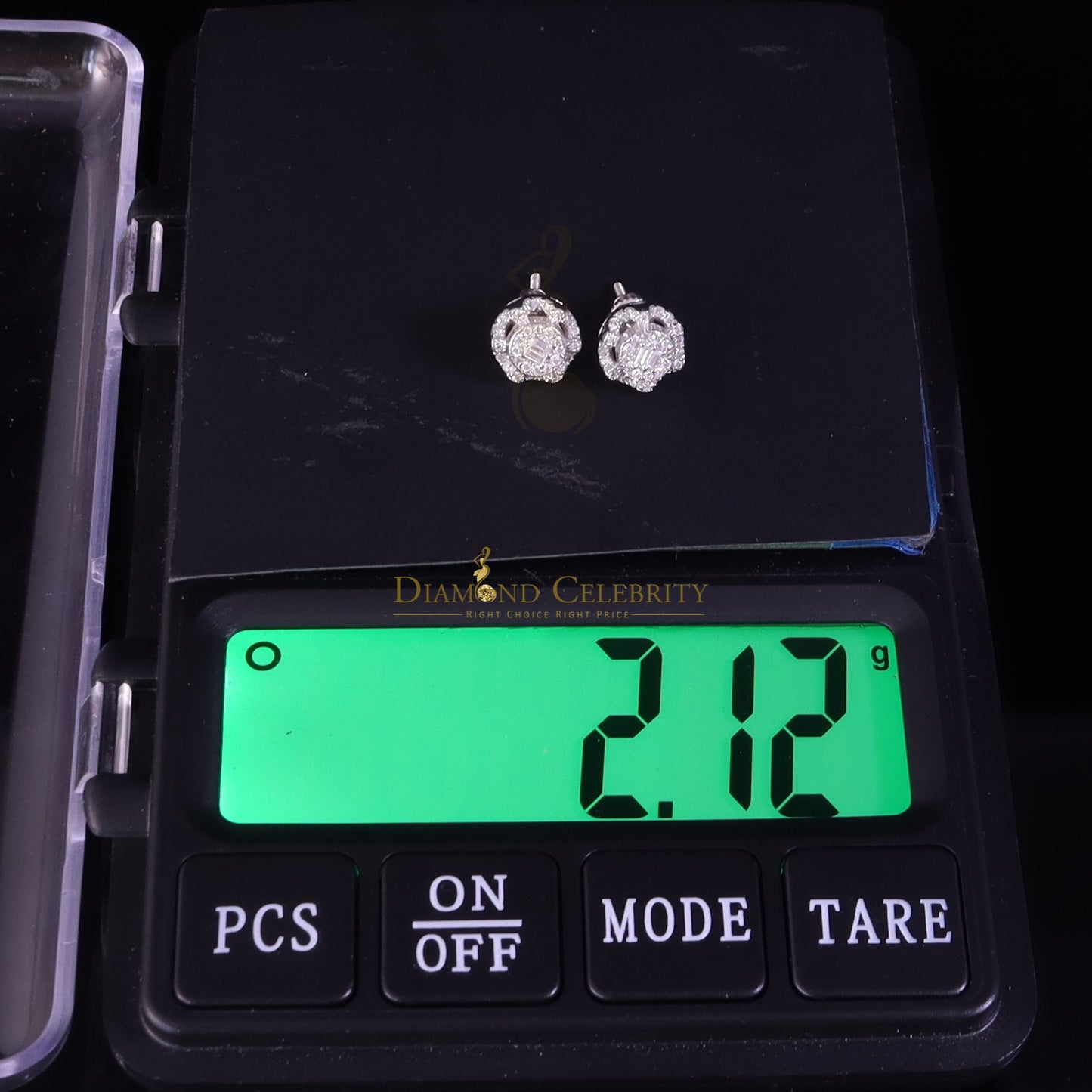 Diamondcelebritees Moissanite Round Stud Men's/Womens 925 Silver White 0.50ct VVS 'D' Earrings
