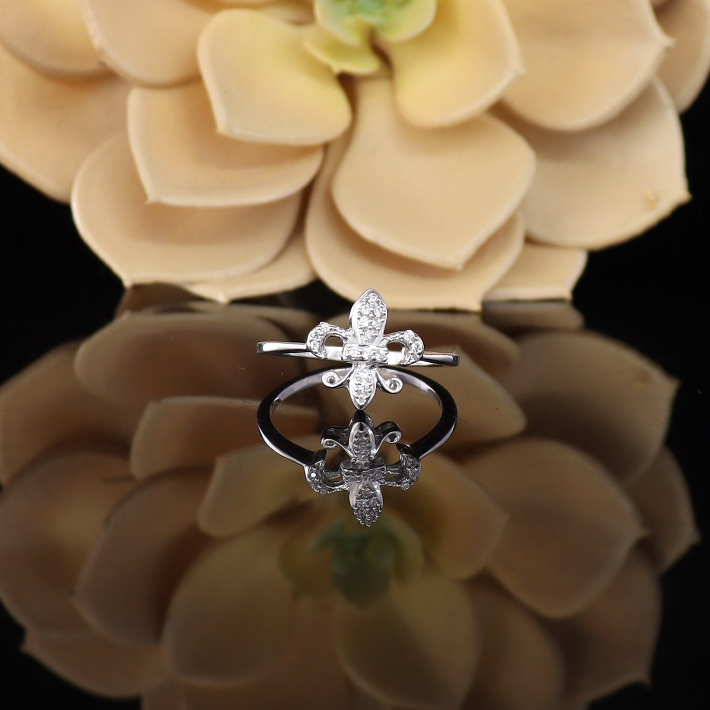 DiamondCelebritees 0.18ct Cubic Zirconia 925Sterling White Silver Saints Womens Fashion Ring Size 7