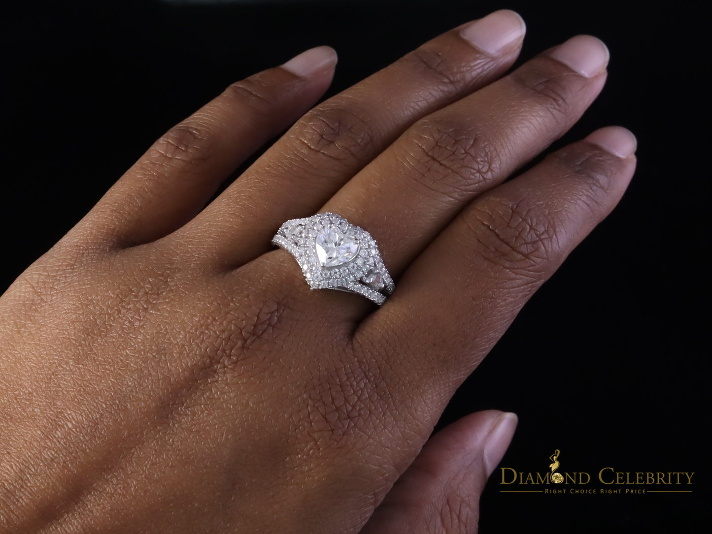DiamondCelebritees White Silver 1.50ct VVS 'D' Round Moissanite Heart Ring Size 7 for Women's