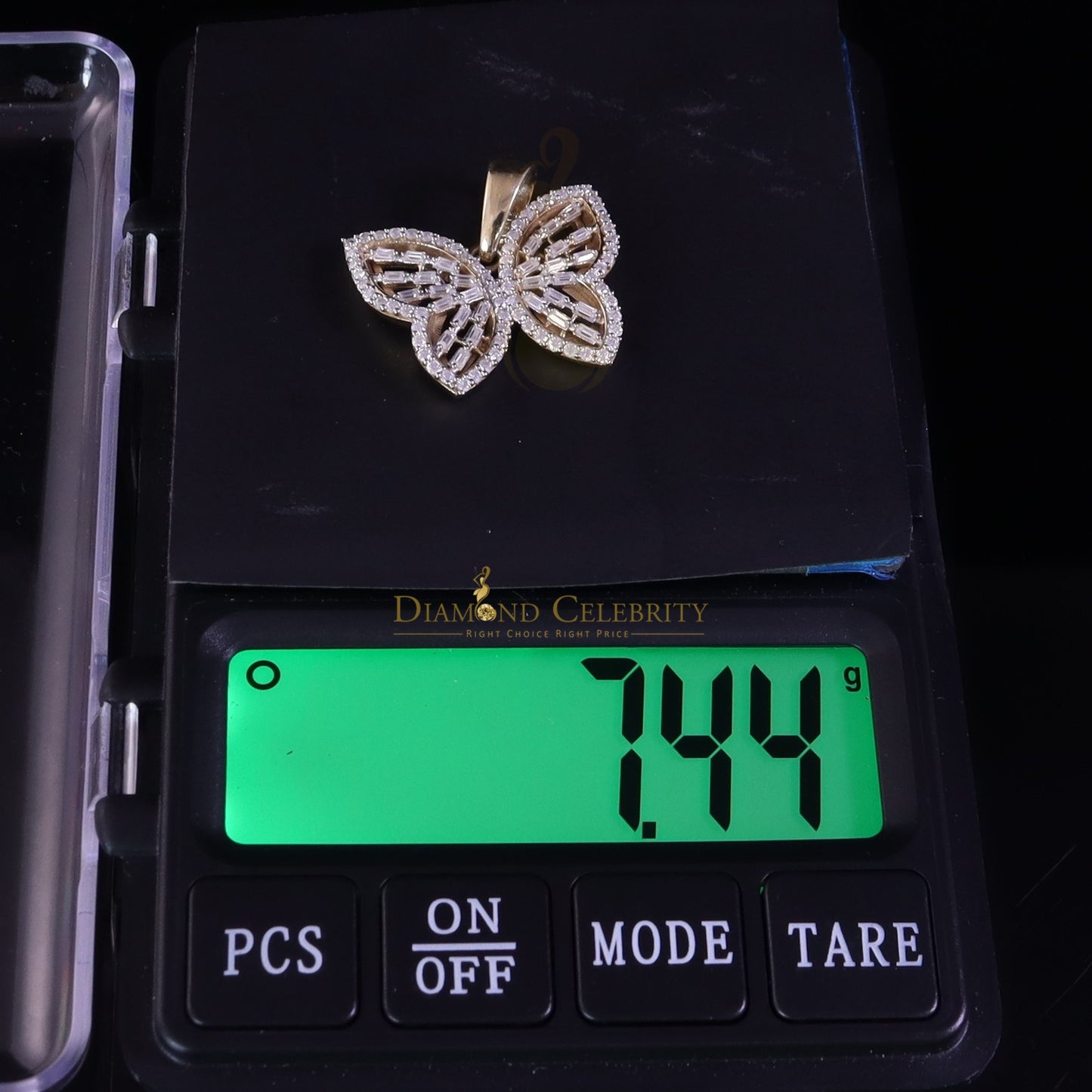 Diamondcelebritees Men's/Womens 925 Silver Yellow 1.75ct VVS 'D' Moissanite Butterfly Pendant