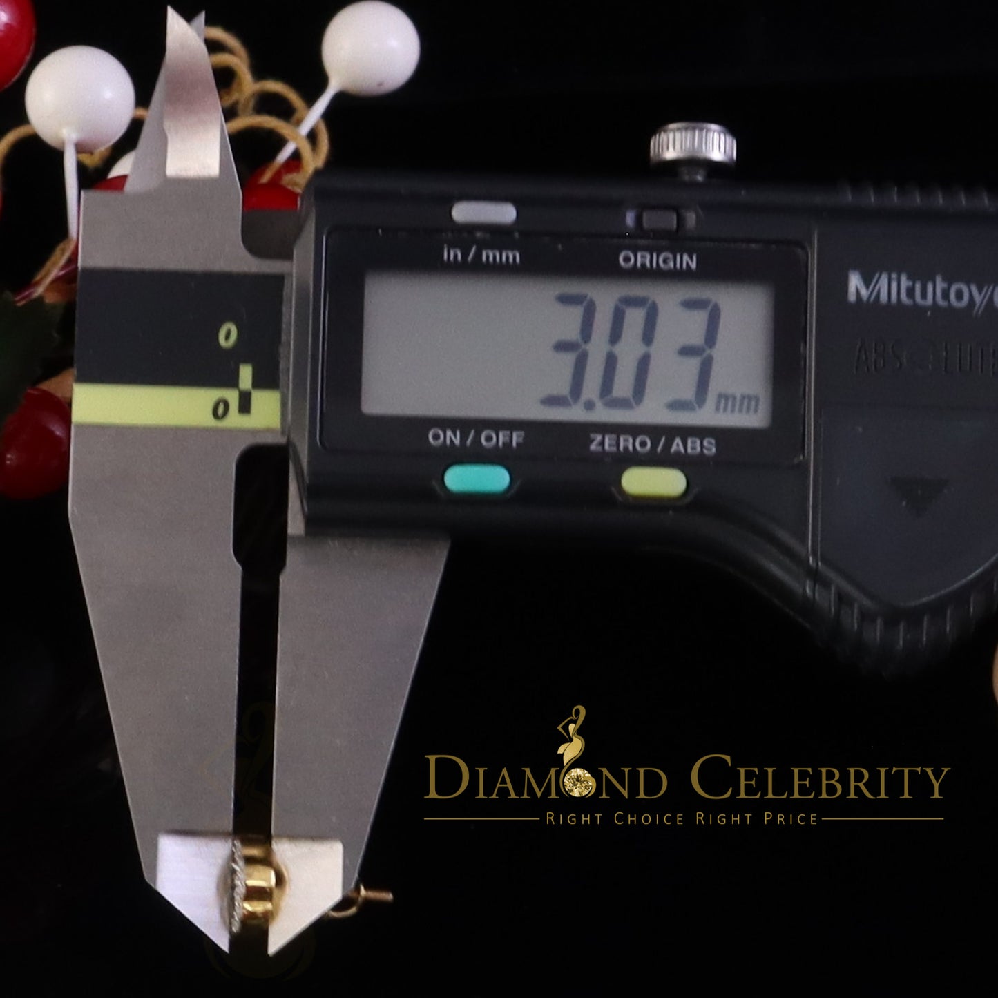 DiamondCelebritees 925 Yellow Silver 0.66ct VVS 'D' Moissanite Floral Stud Earring Men's/Womens