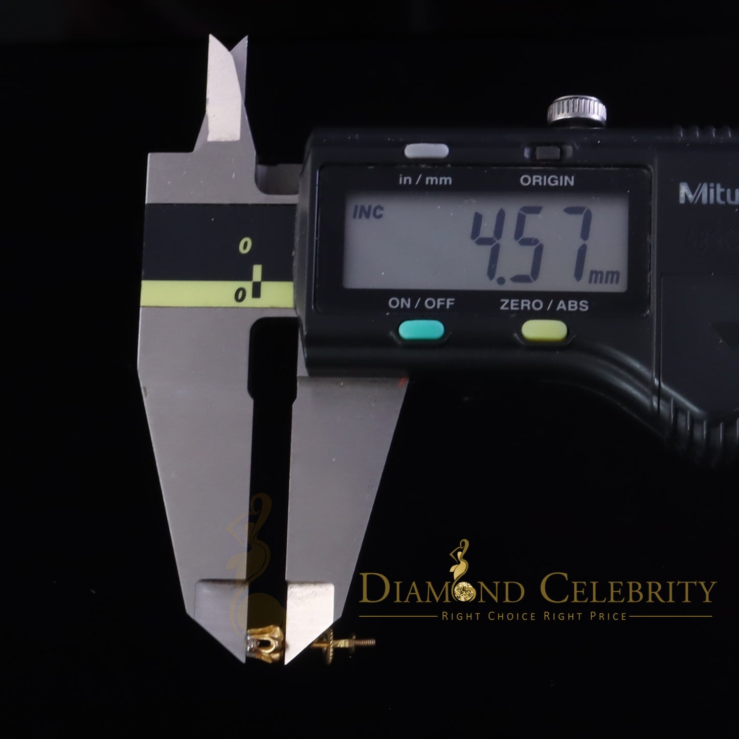 DiamondCelebritees Women's 0.10ct round shape buttercup stud earrings made of 925 silver moissanite