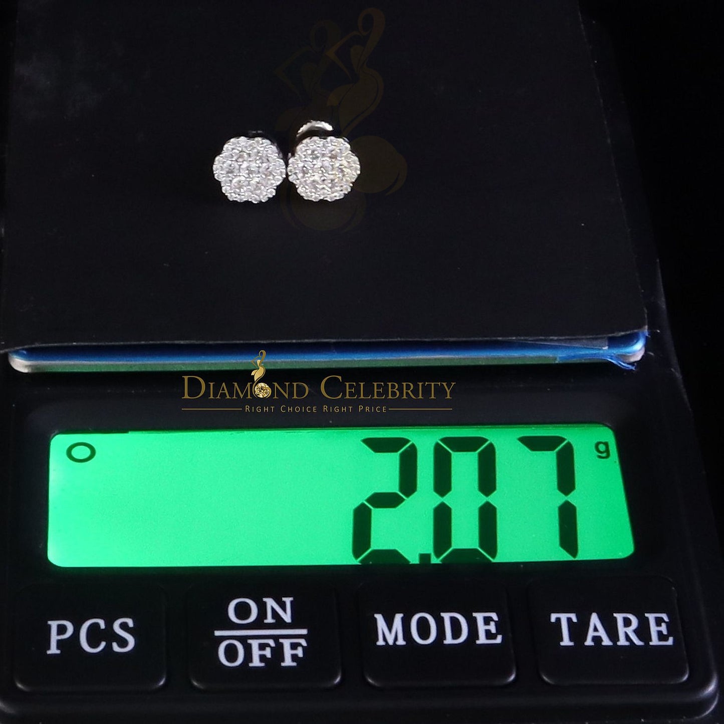 Diamondcelebritees 925 White Silver 0.66ct VVS 'D' Moissanite Floral Stud Earring Men's/Womens