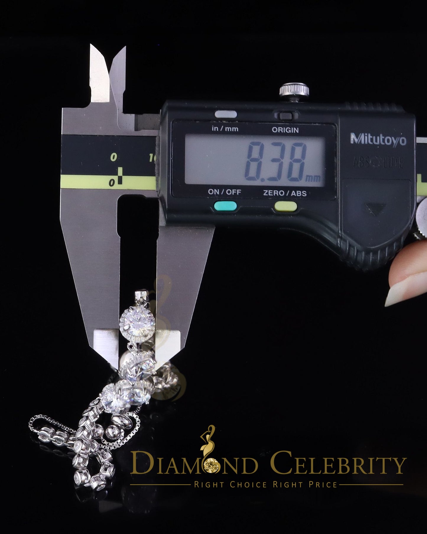 Diamondcelebritees Adjustable Round Solitaire Style White Sterlng Silver Cubic Zirconia Bracelete