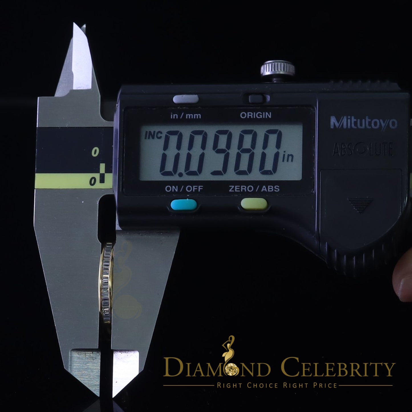 DiamondCelebritees 4.00ct 925 Sterling Yellow Silver Round Cubic Zirconia Women's/Men's Ring Size 9