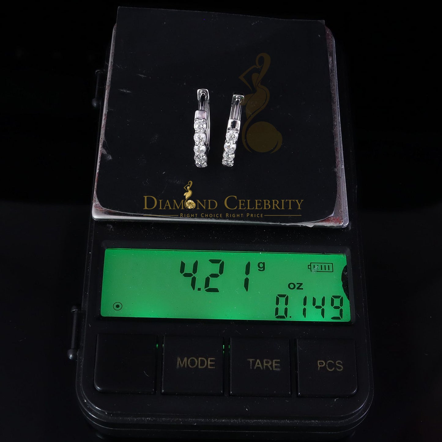 Diamondcelebritees Men's/Women's 925 Silver 1.50ct VVS 'D' Moissanite 1 row Stones Hoop Earrings