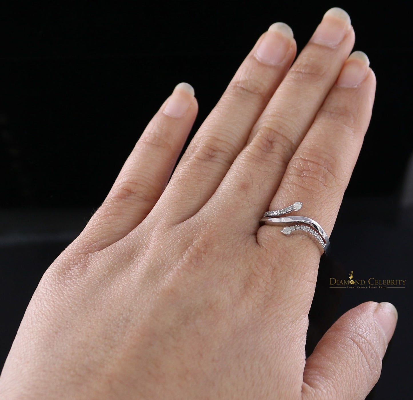 DiamondCelebritees Real 10kt White Gold with 0.12CT Genuine Diamond Flower Womens Ring size 6.5