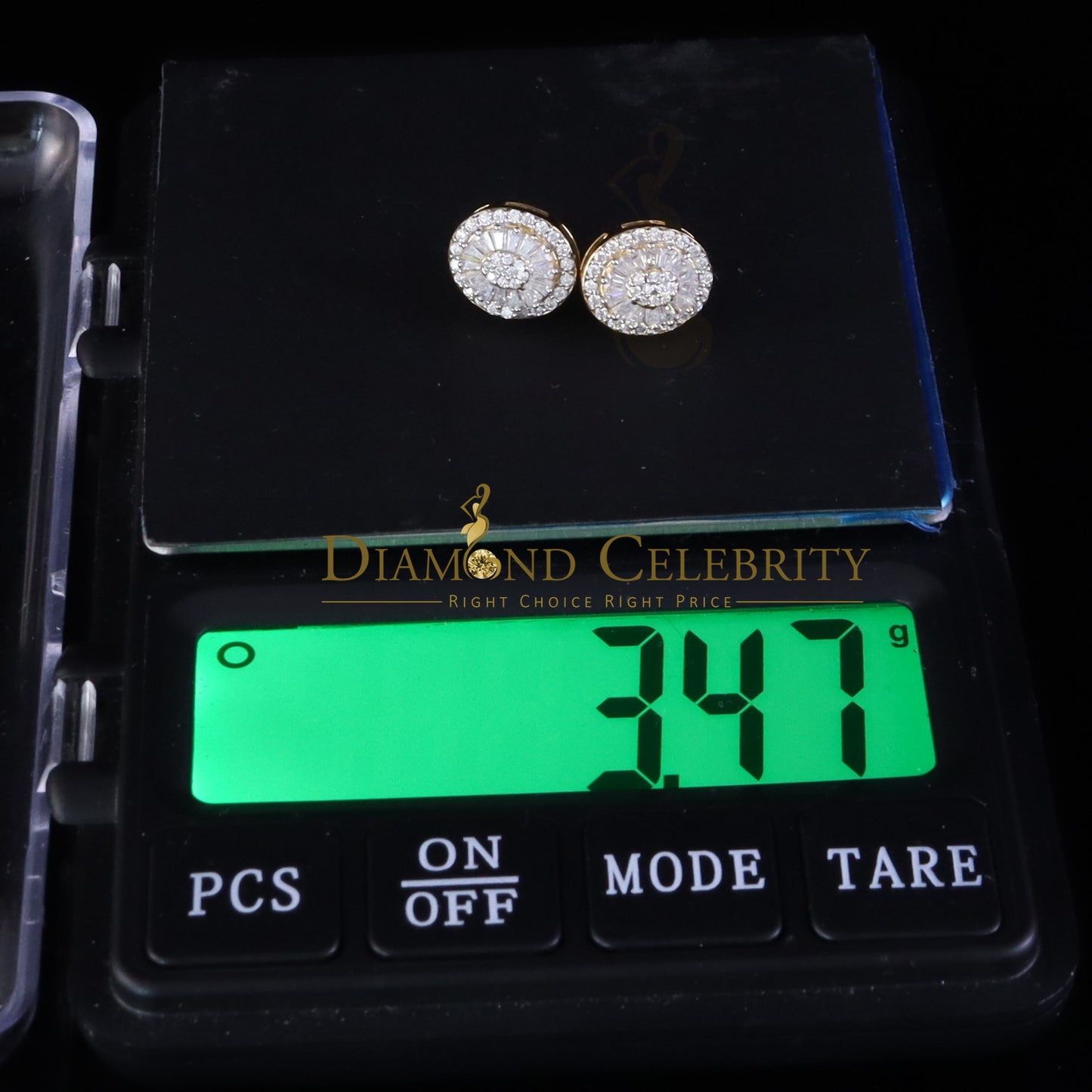 DiamondCelebritees 925 Yellow Silver 1.00ct VVS 'D' Moissanite Oval Stud Earring Men's/Womens