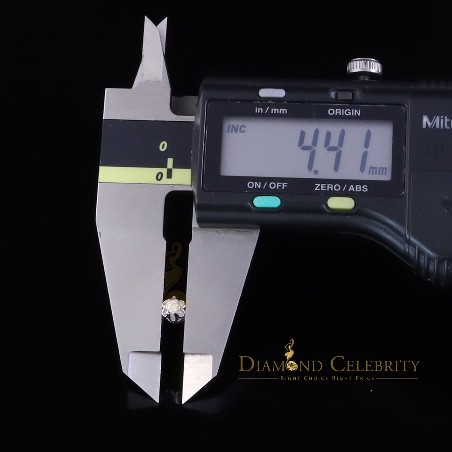 Diamondcelebritees Women's 0.10ct round shape buttercup stud earrings made of 925 silver moissanite