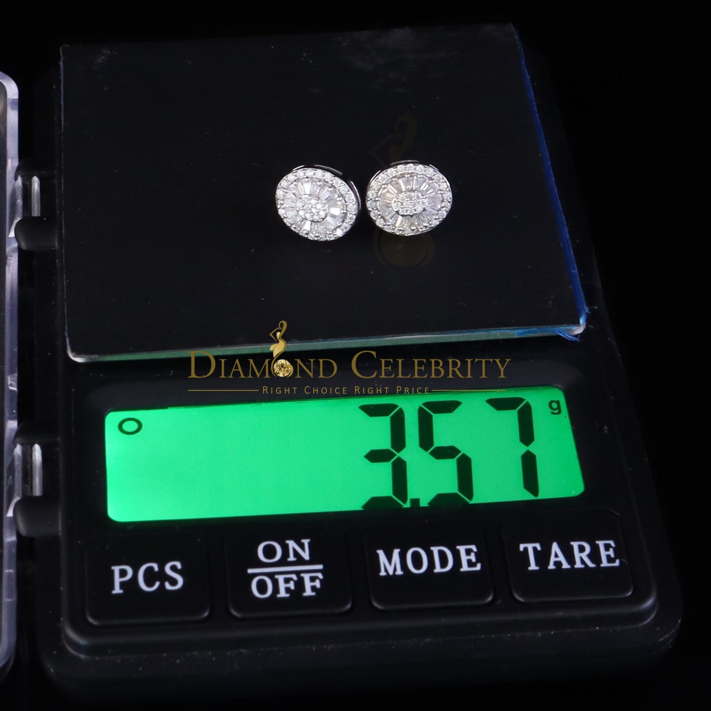 Diamondcelebritees 925 White Silver 1.00ct VVS 'D' Moissanite Oval Stud Earring Men's/Womens