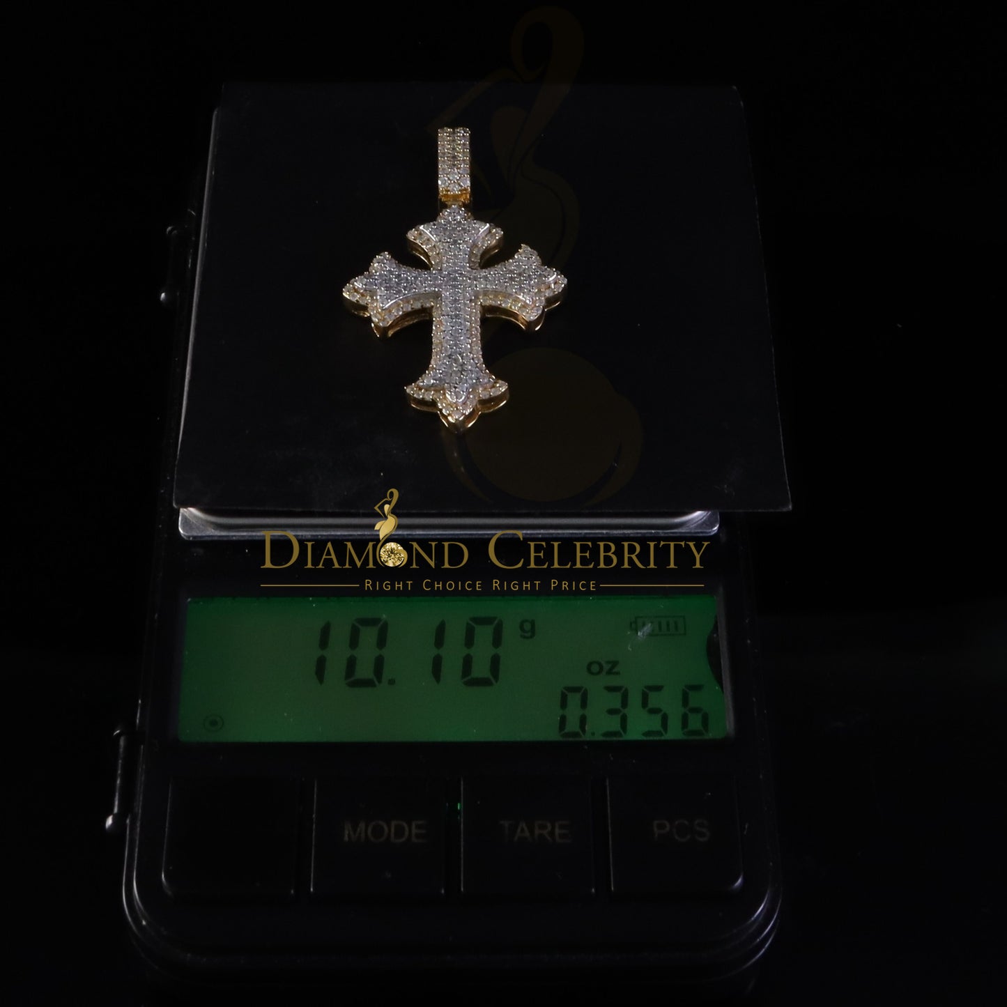 Diamondcelebritees Cross Patonce Pendant for Mens/Womens 925 Yellow Silver 2.00ct VVS D Moissanite