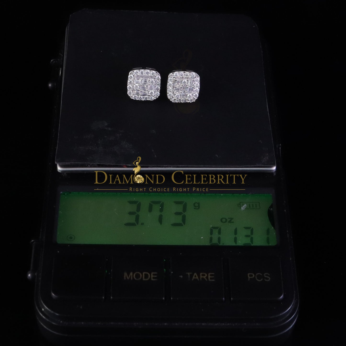 Diamondcelebritees 925 White Silver 1.50ct VVS 'D' Baguette Moissanite Men's/Women's Stud Earrings