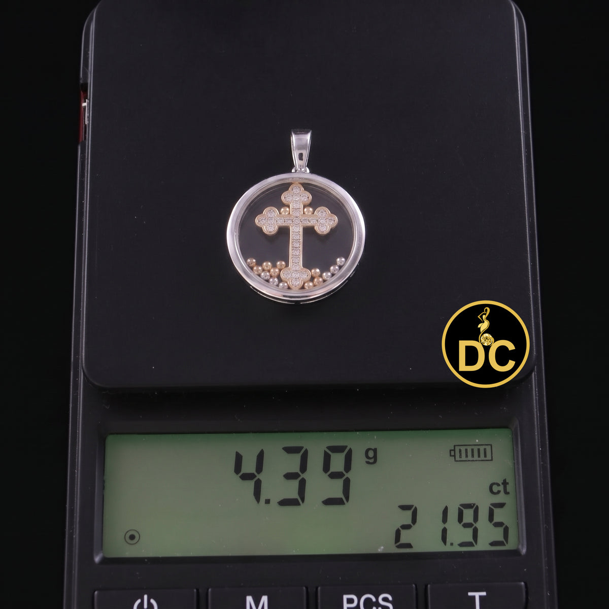DiamondCelebritees Attractive White 925 Sterling Silver Charming Cross Pendant with Cubic Zirconia