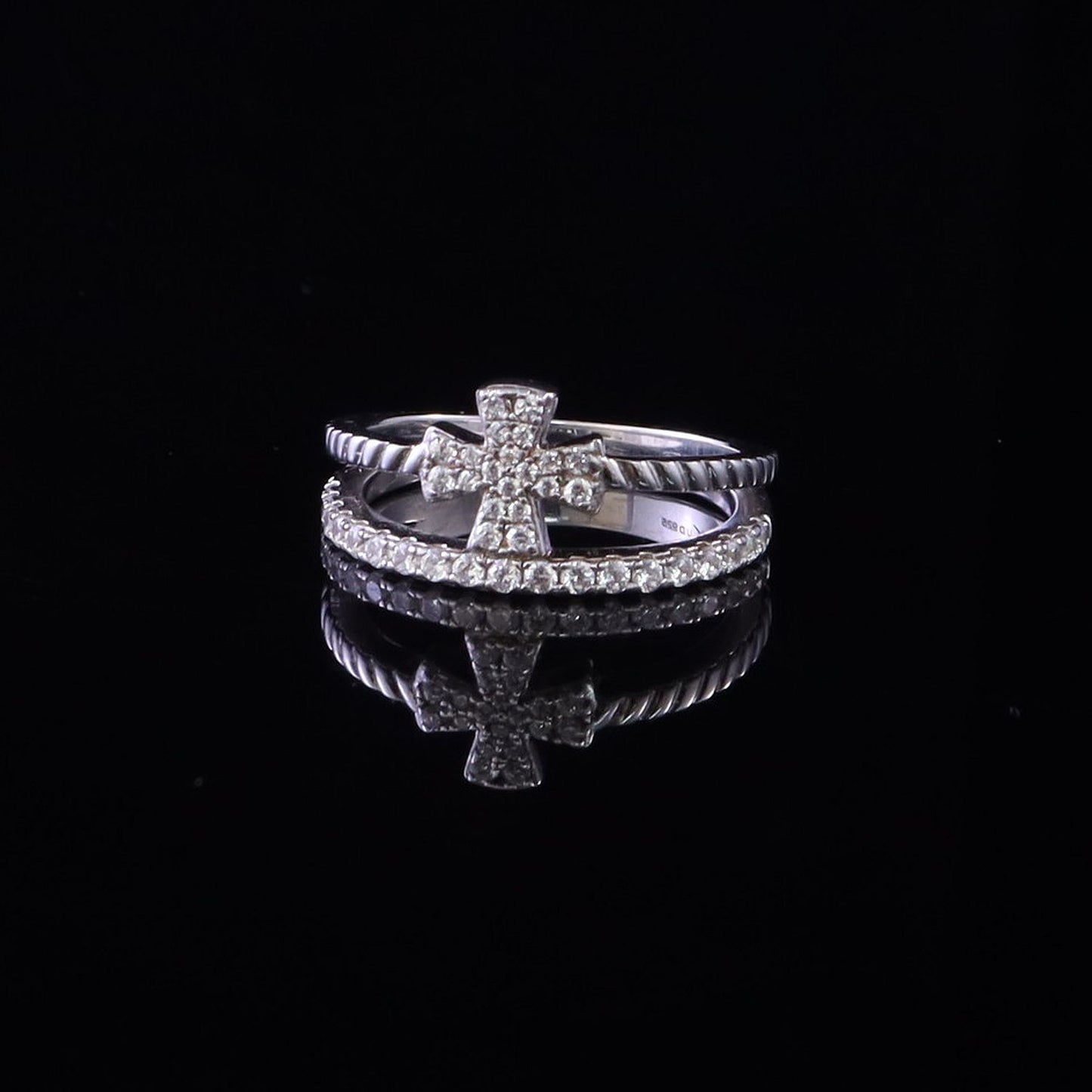 DiamondCelebritees 925 White Silver 0.40ct Cubic Zirconia Engagement Womens Cross Ring Size 7
