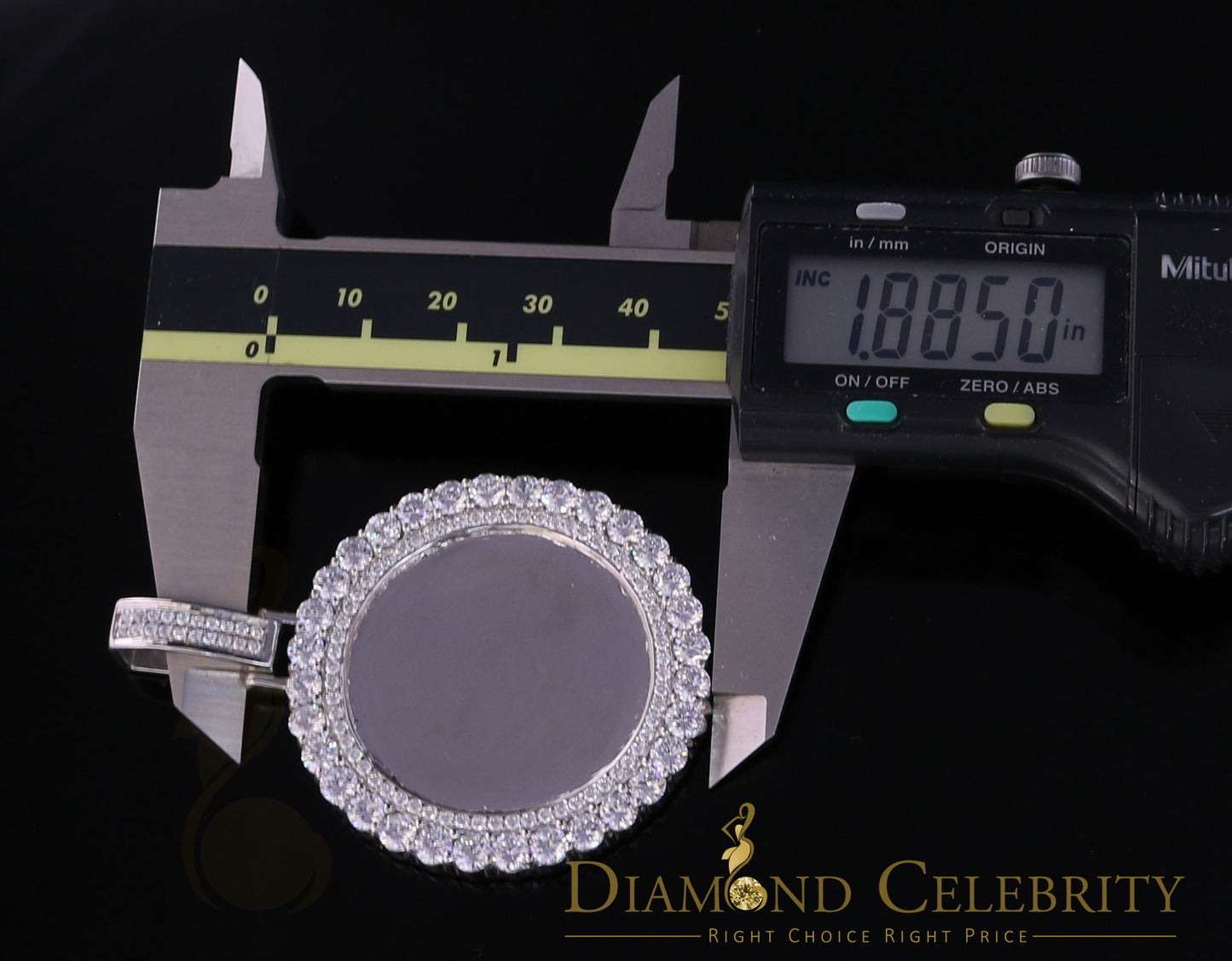 DiamondCelebritees White Charm 925 Sterling Silver Round Shape Pendant with15.09ct Cubic Zirconia