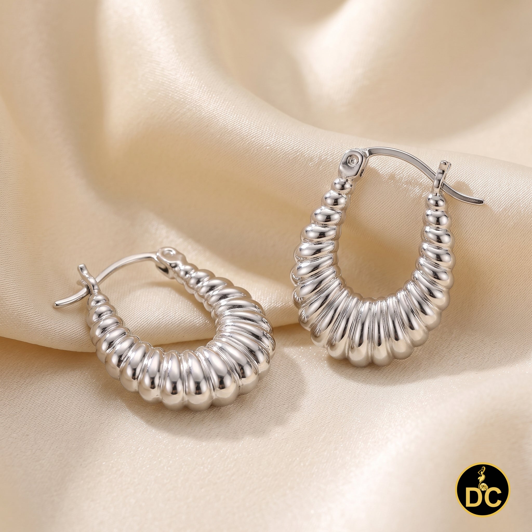 925 Silver 14mm Textured U-hoop or shrimp-style earrings with a ribbed pattern