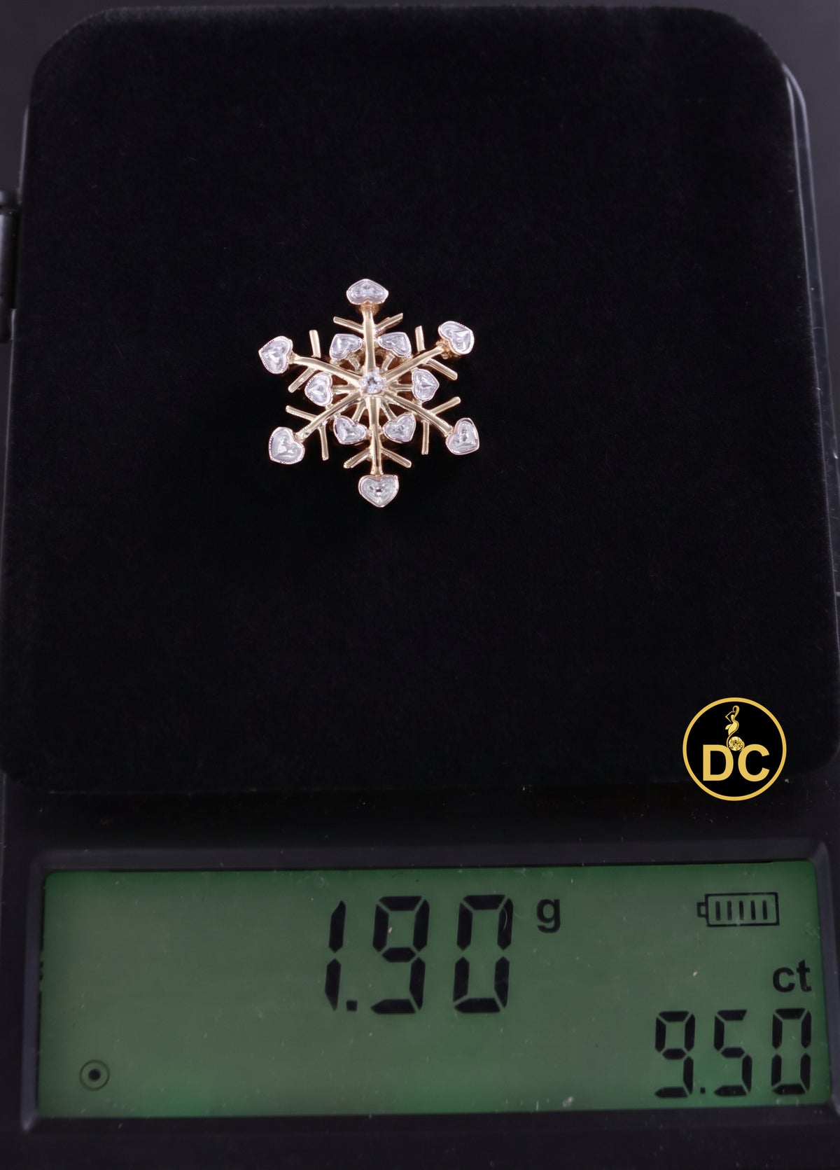 DiamondCelebritees  925 Sterling Silver Genuine 0.01ct Diamond Snowflake Cluster Pendant Necklace