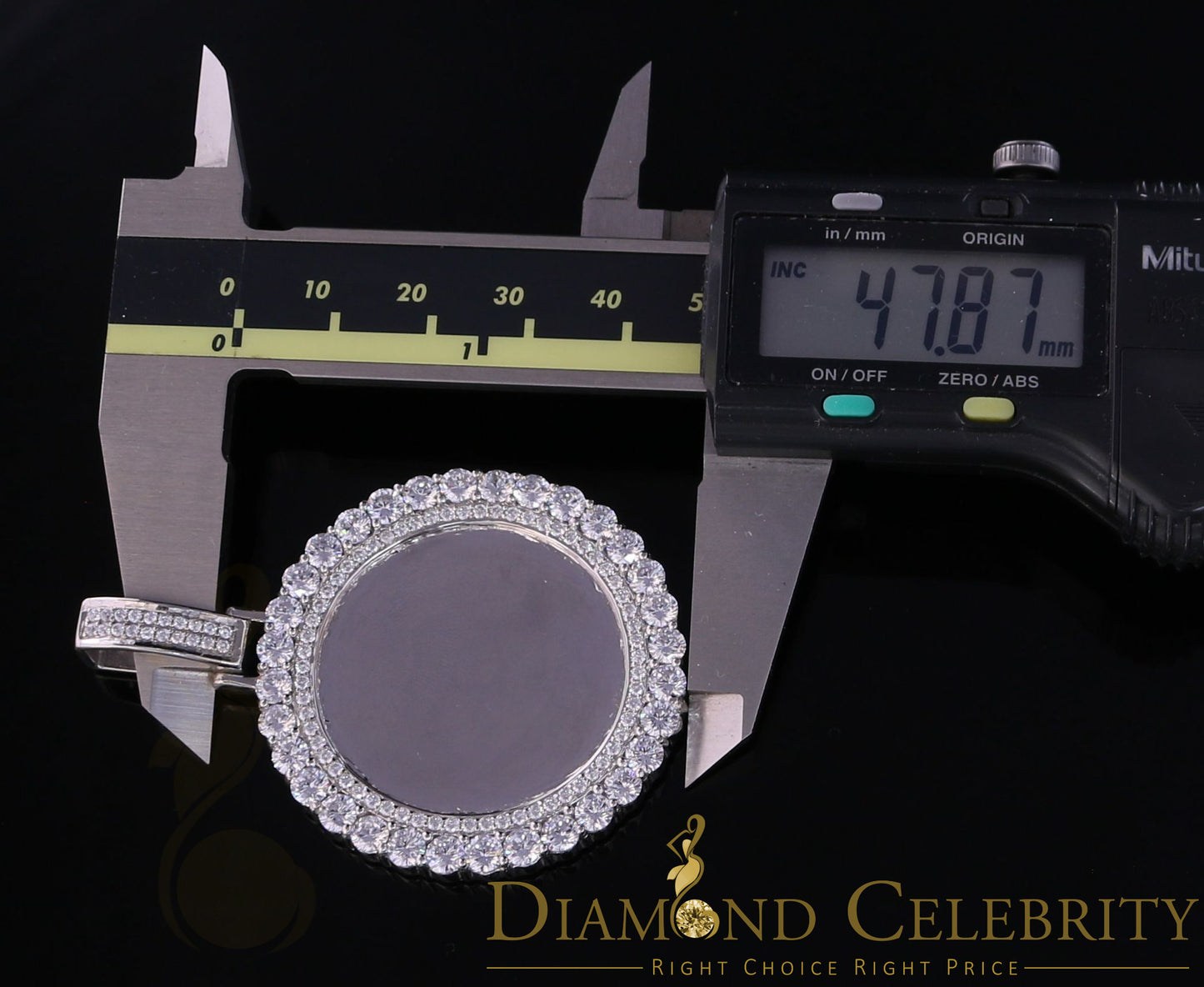 DiamondCelebritees White Charm 925 Sterling Silver Round Shape Pendant with15.09ct Cubic Zirconia