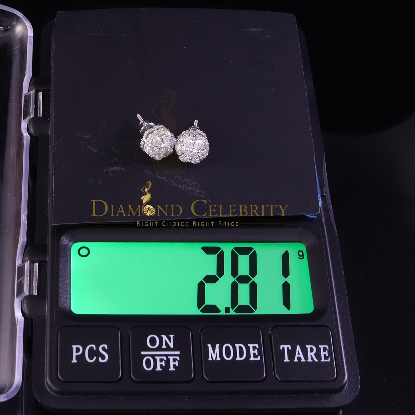 Diamondcelebritees 925 Silver White 1.50ct VVS 'D' Men's & Womens Moissanite Floral Stud Earrings